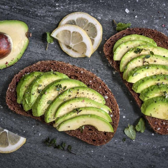 Avocado biologico fresco Almaverde Bio: acquista online su FruttaWeb.com