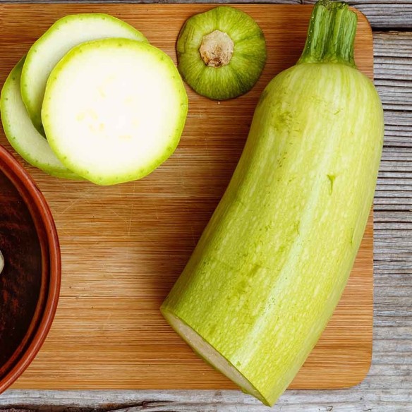 Ordina ora le zucchine verdi chiare biologiche Almaverde Bio!