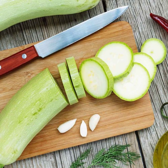 Ordina ora le zucchine verdi chiare biologiche Almaverde Bio!