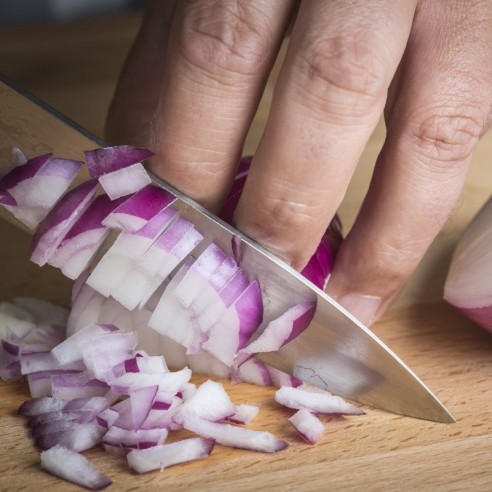 Cipolla rossa fresca in vendita online su FruttaWeb.com